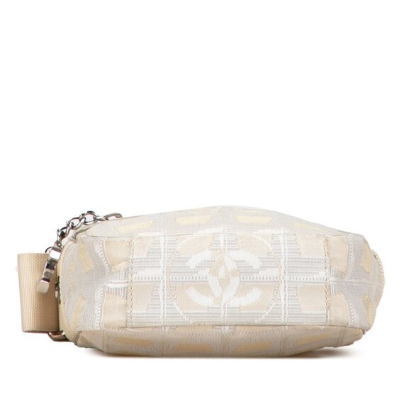 CHANEL White Leather Pochette Shoulder Bag - Picture 3 of 10